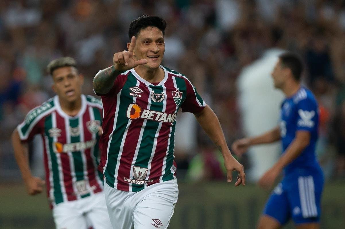 Cano marcou o gol da vitria do Fluminense: 2 a 1