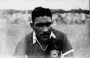 Copa do Mundo de 1950 (Brasil) - Atacante Tesourinha, do So Paulo, era nome certo na lista do tcnico Flvio Costa, mas acabou cortado em funo de uma grave leso nos meniscos.