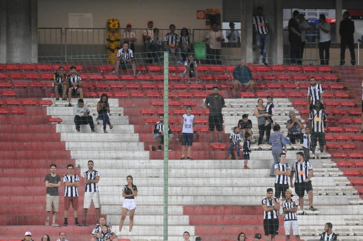 Fotos da vitria do Atltico sobre o Cear, por 2 a 1, no Independncia, com gols de Otero e Luan. Thiago Gallhardo descontou para os cearenses