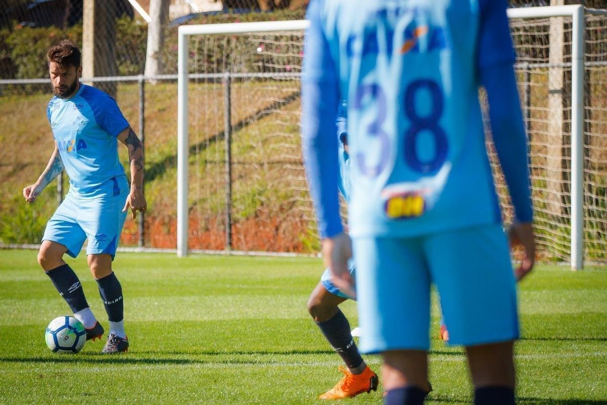 Imagens do ltimo treino do Cruzeiro antes do jogo contra o Cear, pelo Campeonato Brasileiro