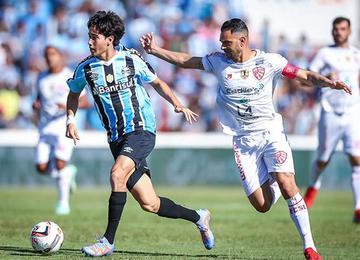 Renato Gaúcho optou por poupar os titulares da equipe tricolor em função do desgastante início de temporada