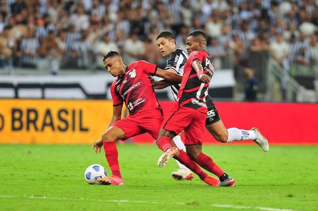 Fotos da vitria do Atltico sobre o Athletico-PR, no Mineiro, no jogo de ida da final da Copa do Brasil