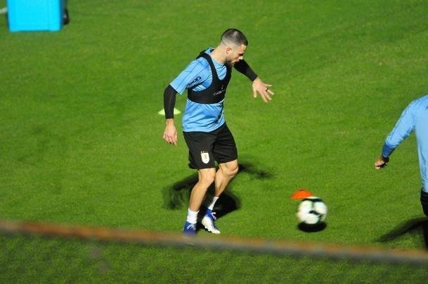 Imagens do primeiro treino da Seleo Uruguaia no Sesc Venda Nova, em Belo Horizonte