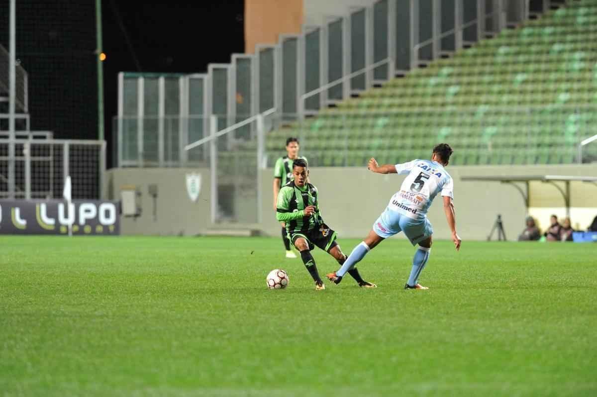 Amrica e Londrina se enfrentaram no Independncia, pela 18 rodada da Srie B do Brasileiro