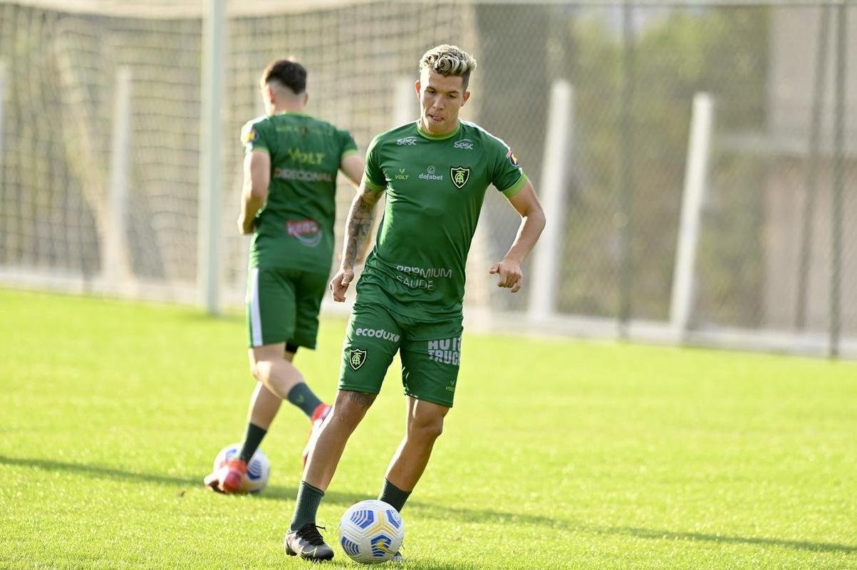 Mancini comandou primeiras atividades no Coelho nesta semana