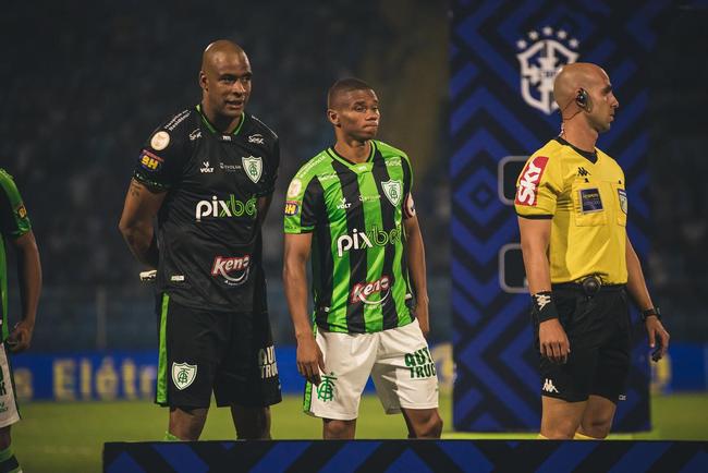 Pouco inspirado, América perdeu por 1 a 0 para o Avaí no Estádio da Ressacada, em Florianópolis. A partida foi válida pela 1ª rodada da Série A do Campeonato Brasileiro de 2022.