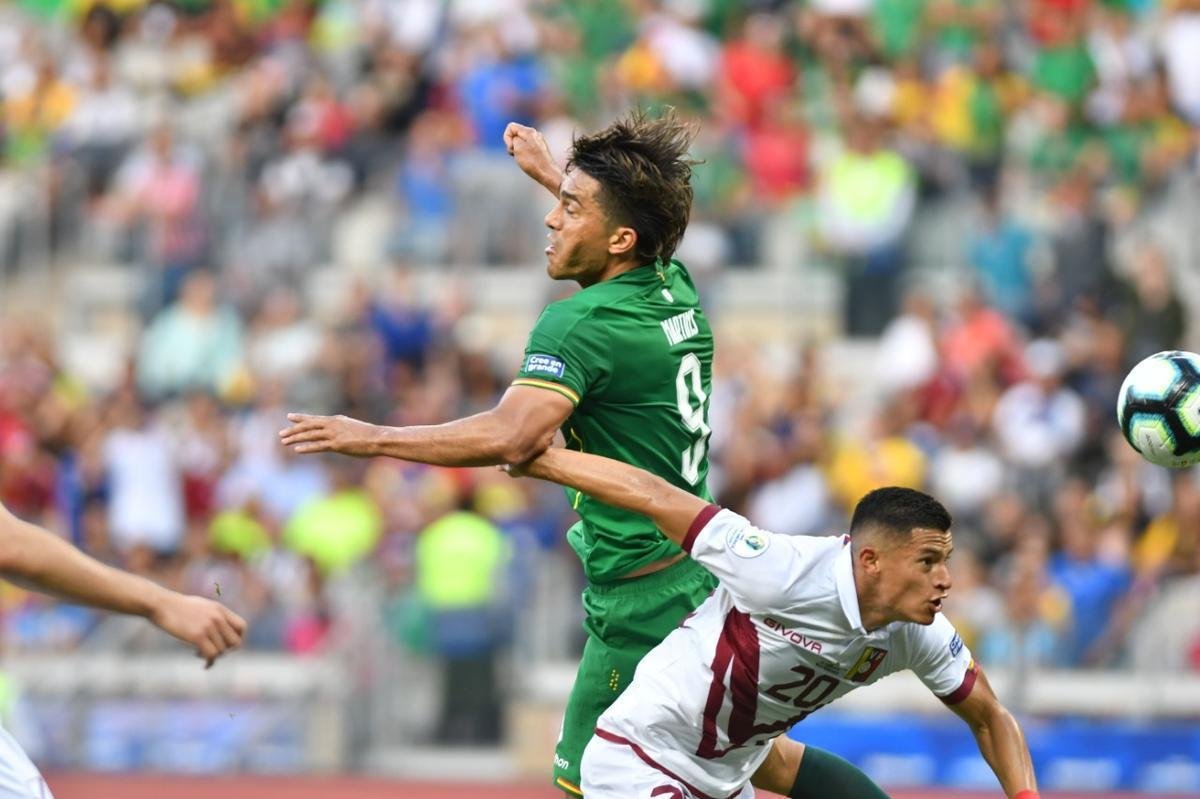 Imagens da partida entre Bolvia e Venezuela