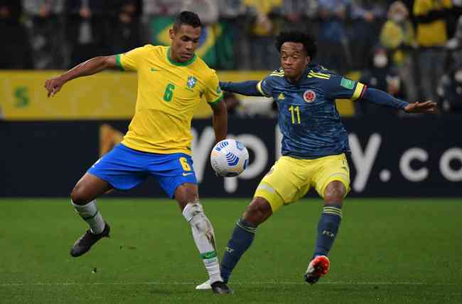Brasil vence a Colômbia e garante classificação antecipada para a