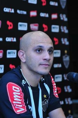 Lateral-esquerdo assinou contrato com o Atltico at o fim de 2018 e foi apresentado oficialmente