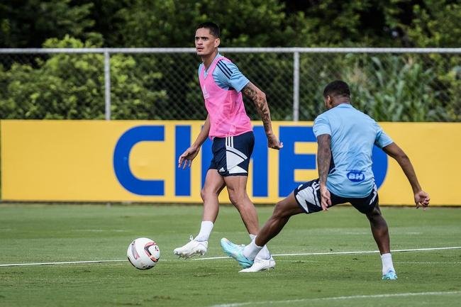 Imagens do treino do Cruzeiro nesta tera-feira (3 de janeiro), na Toca da Raposa II