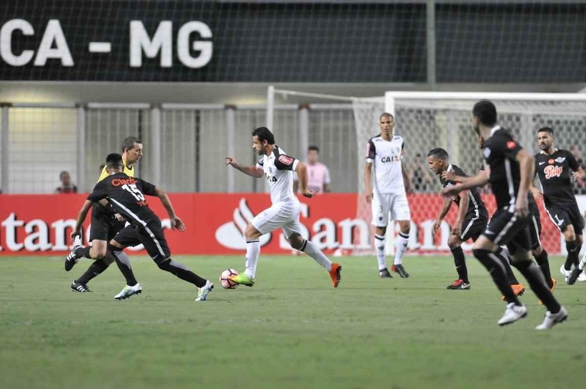 Imagens do duelo entre Atltico e Libertad-PAR, no Independncia, pela Copa Libertadores