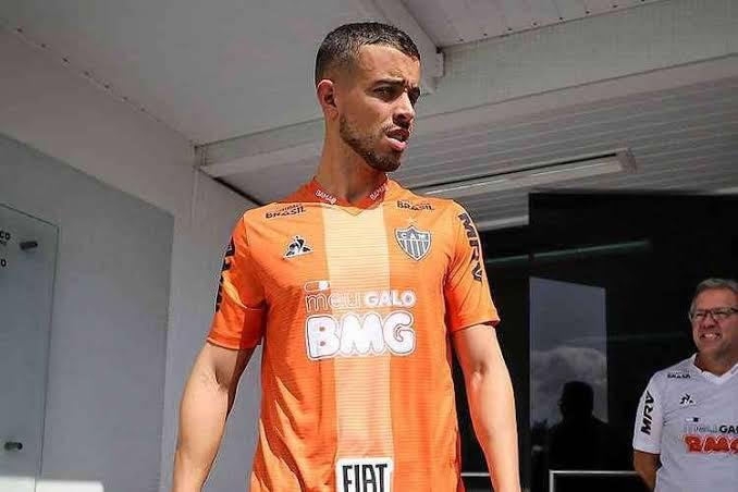 O argentino chegou ao Galo sem custos no segundo semestre de 2019. Di Santo logo assumiu a titularidade, mas no conseguiu mostrar bom futebol. Foram sete gols em 33 jogos pelo Atltico, o ltimo deles na sua ltima partida, quando foi titular sob comando de Jorge Sampaoli.