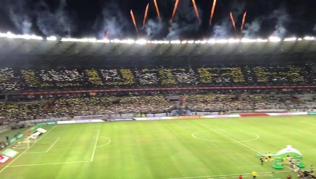 Mosaico da torcida do Atlético na partida contra o Flamengo pela Copa do Brasil