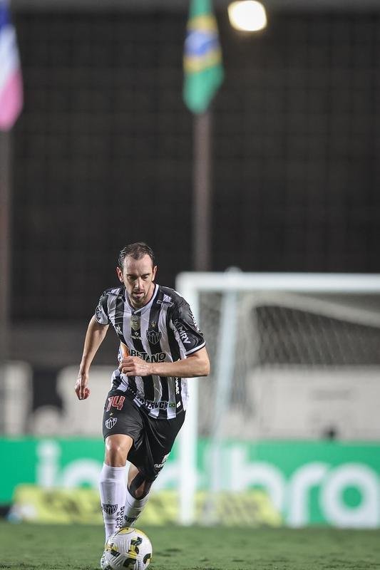 Fotos do jogo entre Brasiliense e Atltico no Estdio Klber Andrade, em Cariacica-ES, pela terceira fase da Copa do Brasil