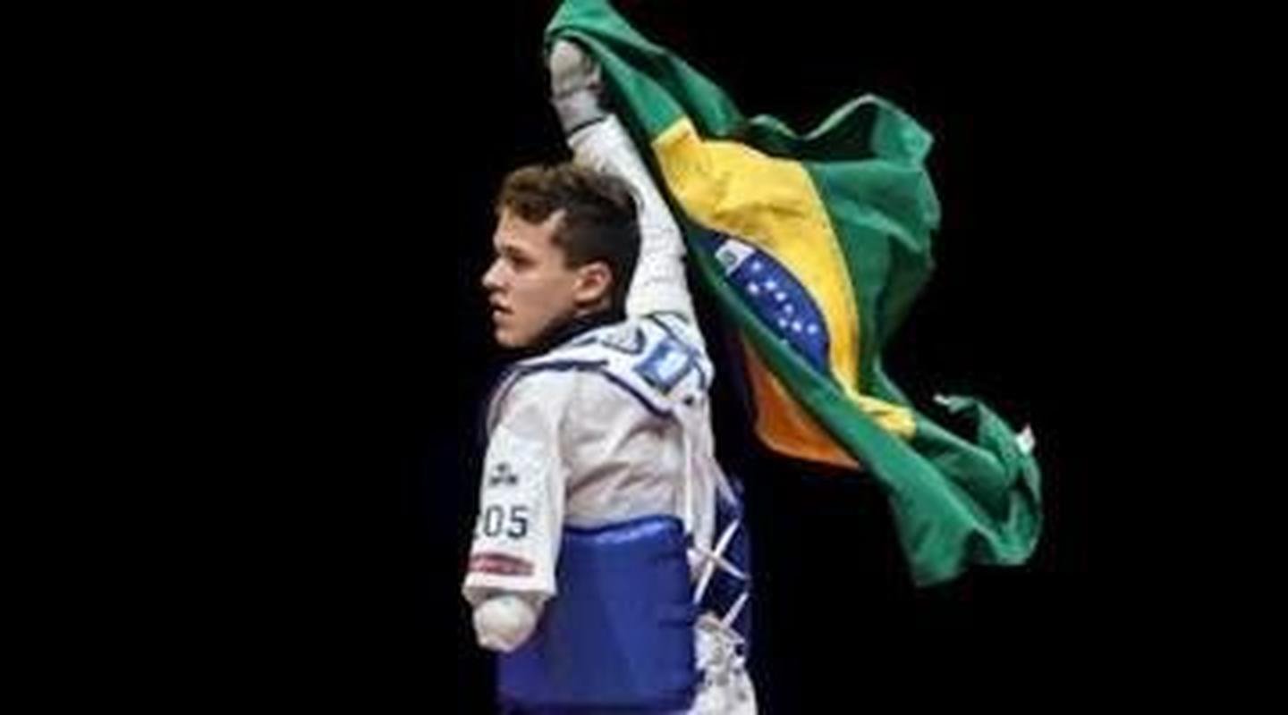 Nathan Torquato ganhou a medalha de ouro na categoria at 61kg da classe K44 do taekwondo