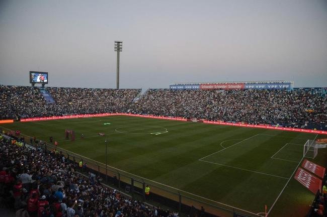 Sem Neymar, Brasil encarou a Argentina em clssico agitado pelas Eliminatrias
