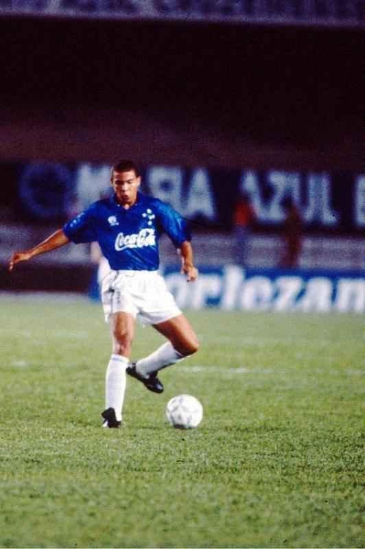 1993 - Copa Ouro - Cruzeiro foi eliminado na semifinal ao ser derrotado pelo Atltico.