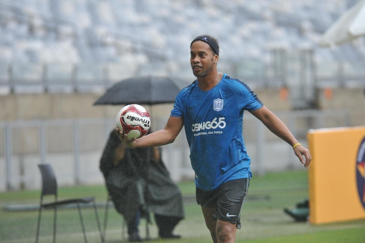 Fotos do 'Game of Dreams', jogo festivo dos Amigos do Ronaldinho contra os Amigos do Penta