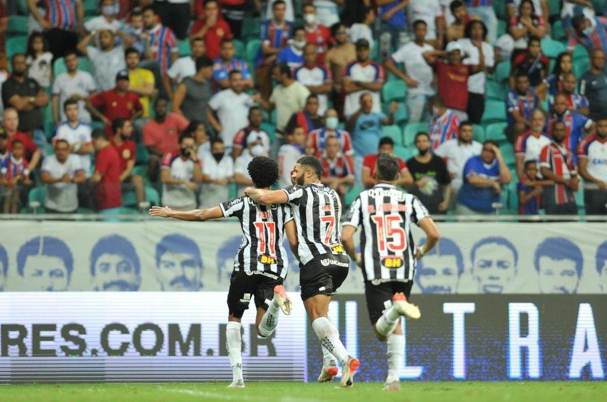 Com gols de Hulk, de pnalti, e Keno (e), o Galo virou sobre o Bahia, por 3 a 2 e chegou ao bicampeonato brasileiro