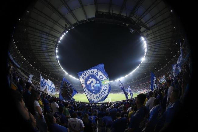 Na Srie B do Campeonato Brasileiro de 2022, o Cruzeiro registrou mdia de pblico de 41.037 torcedores por jogo. O nmero foi o segundo maior levando em conta todos os clubes da Primeira e da Segunda Diviso - o Flamengo liderou o ranking, com 54.599. 