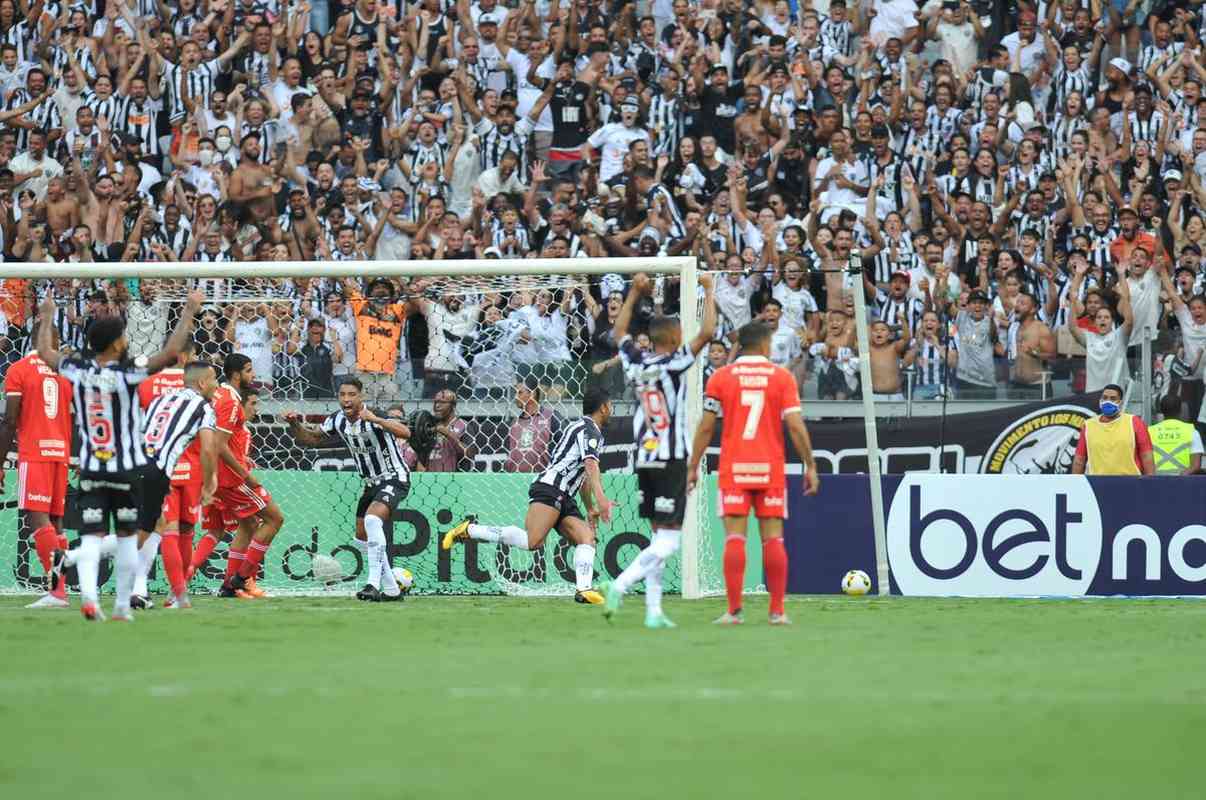 Fotos do jogo entre Atlético e Internacional, na estreia da Série A de 2022, no Mineirão