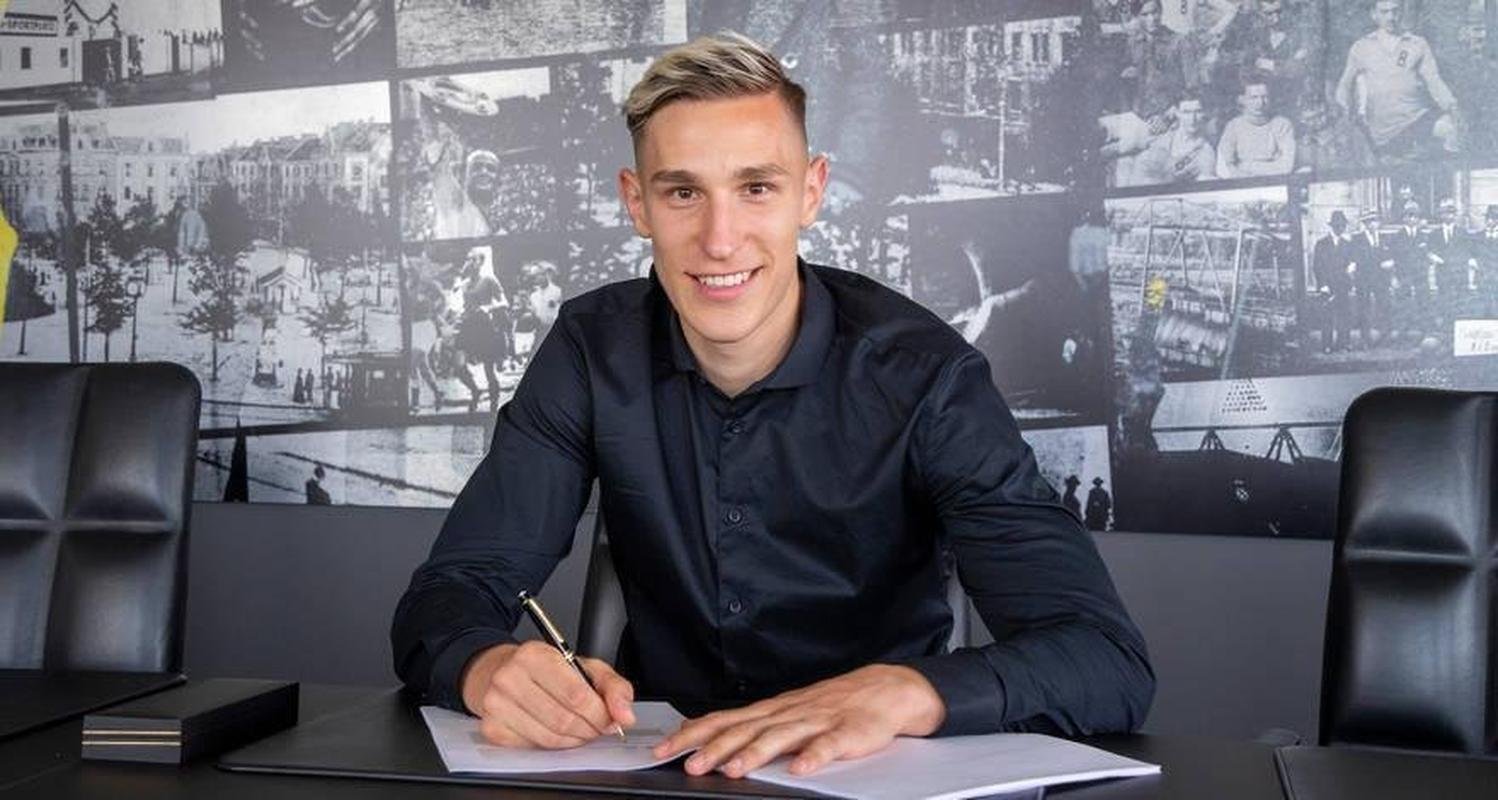 Borussia Dortmund contratou o zagueiro Nico Schlotterbeck