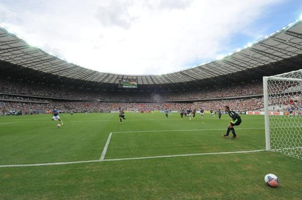 Fotos exclusivas do clssico entre Cruzeiro e Atltico na reabertura oficial do Mineiro