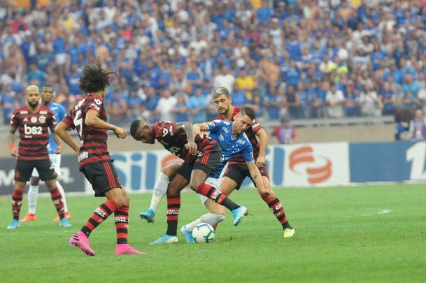 Cruzeiro e Flamengo se enfrentaram pela 20 rodada do Campeonato Brasileiro