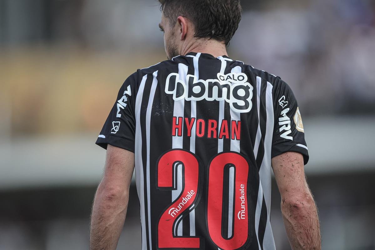 Santos e Atltico se enfrentaram na tarde deste domingo (23/4), na Vila Belmiro, pela segunda rodada da Srie A do Campeonato Brasileiro.