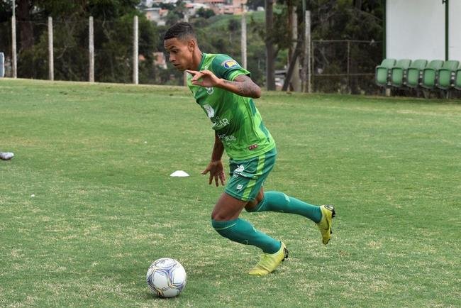 O Amrica segue com treinos preparatrios para a disputa do Campeonato Mineiro 2021. Comandados pelo auxiliar tcnico Mrcio Hahn, jogadores da base americana - e tambm os que tiveram menos oportunidades na temporada 2020 - realizam atividades voltadas ao Estadual.