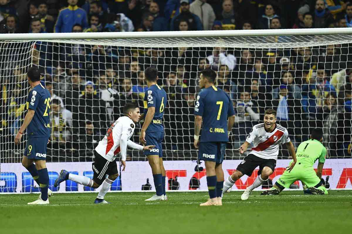 Colombiano Quintero acertou chutao no ngulo e virou o placar para o River na final da Libertadores
