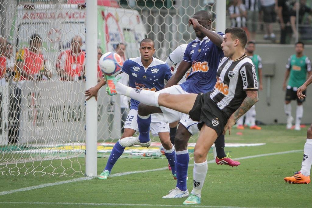 Otamendi: 16/02/2014 - Atltico 0 x 0 Cruzeiro (Campeonato Mineiro)