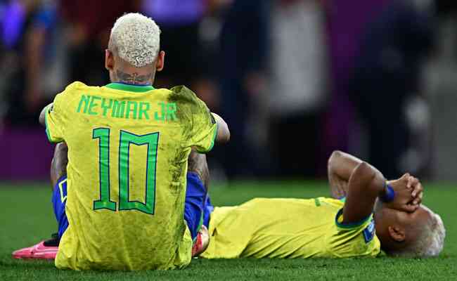 Neymar e Rodrygo arrasados com eliminao do Brasil diante da Crocia, nos pnaltis