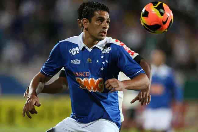 Visto como a grande contratao do Cruzeiro para 2013, Diego Souza foi vendido ao Metalista, da Ucrnia, poucos meses aps sua chegada