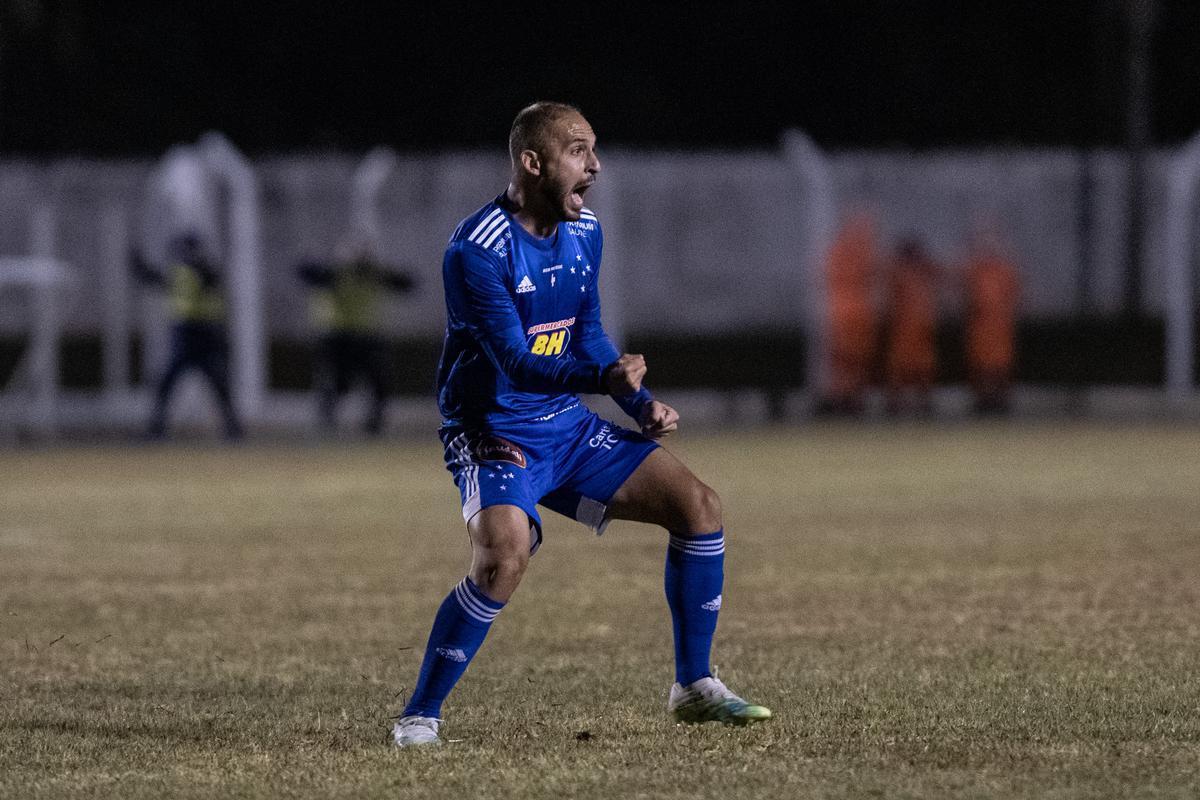 Fotos do jogo entre Caldense e Cruzeiro, no Ronaldo, em Poos de Caldas, pela 11 rodada do Campeonato Mineiro