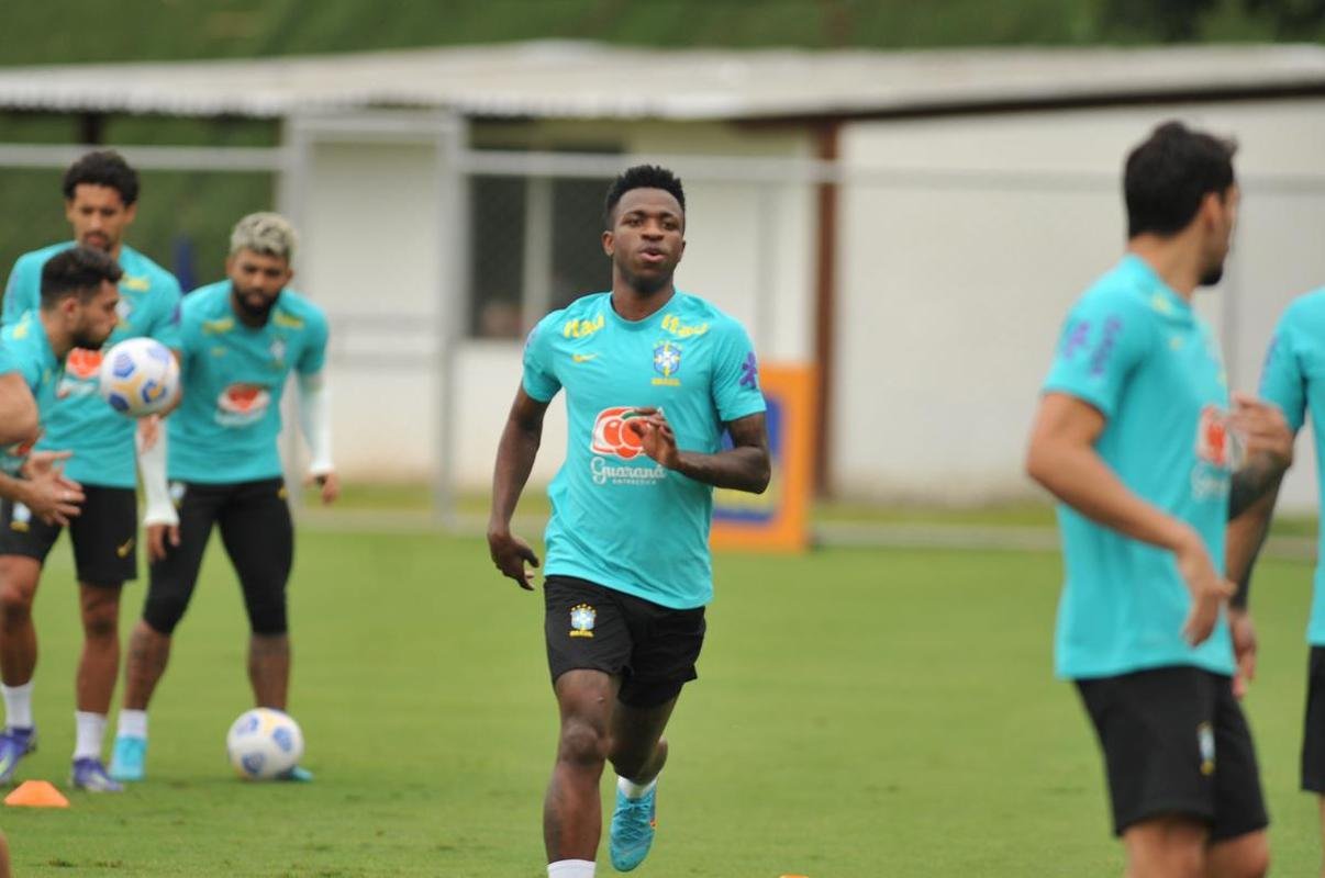 Seleo Brasileira concluiu na Toca da Raposa II, CT do Cruzeiro, em BH, a preparao para enfrentar o Paraguai no Mineiro pelas Eliminatrias da Copa do Mundo do Catar