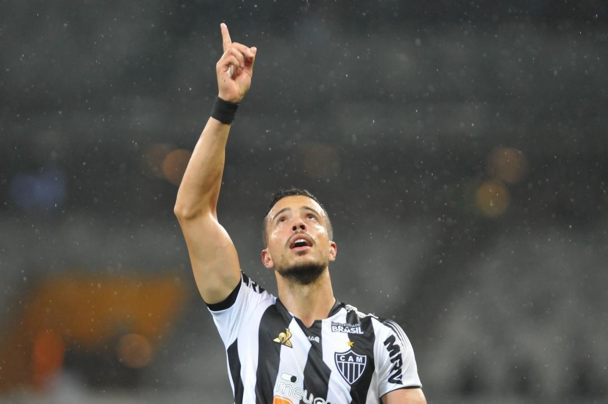 Franco Di Santo abriu o placar para o Atltico aos 37 minutos do primeiro tempo. Depois de cruzamento, ele arrematou de perna esquerda e colocou o Galo em vantagem no Mineiro