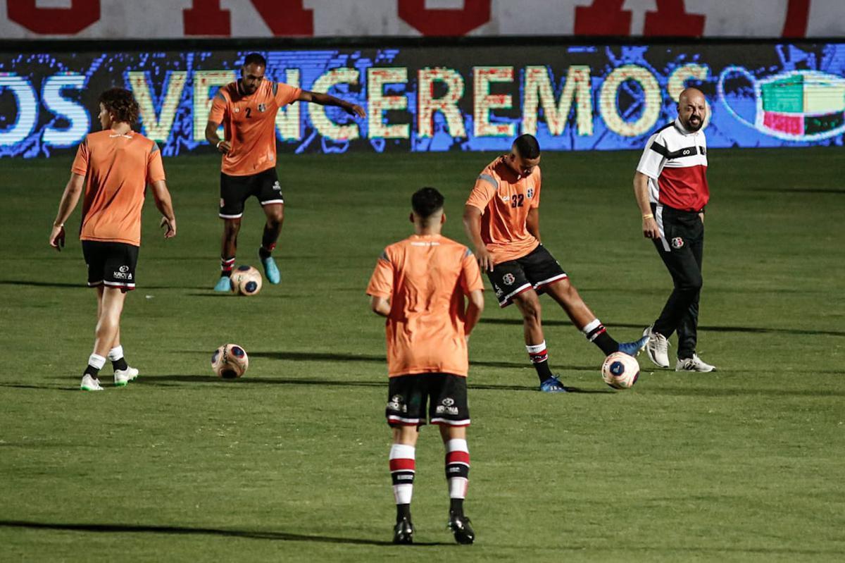 Sem torcida, devido ao protocolo de segurança contra a pandemia de Covid-19, o estádio do Arruda recebeu Santa Cruz e Salgueiro na decisão do 106º Campeonato Pernambucano, em 2020.