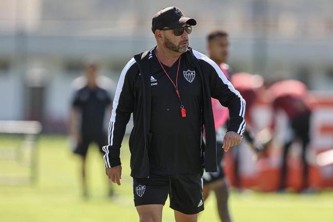 Fotos do treino do Atl�tico na Cidade do Galo nesta quinta-feira (7). Jair fez atividades com bola, mas pouco contato, enquanto Keno fez trabalhos leves com bola e corridas em campo.