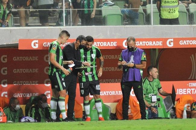 Fotos da derrota do Amrica para o Independiente del Valle, por 2 a 0, no Independncia, pelo Grupo D da Copa Libertadores