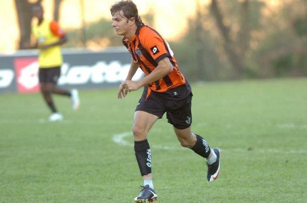 Kléber - Revelação do Atlético em 2009, Kléber ficou pouco tempo no Alvinegro. Depois de se destacar na base, teve chances com o técnico Emerson Leão. Foram 13 jogos e 1 gol. Ele acabou emprestado ao Marítimo. Depois de dois anos, rendeu mais de 2 milhões de euros aos cofres do clube ao ser vendido para o Porto. A negociação, no entanto, foi problemática, já que o Marítimo não quis liberar o atacante de seu empréstimo.