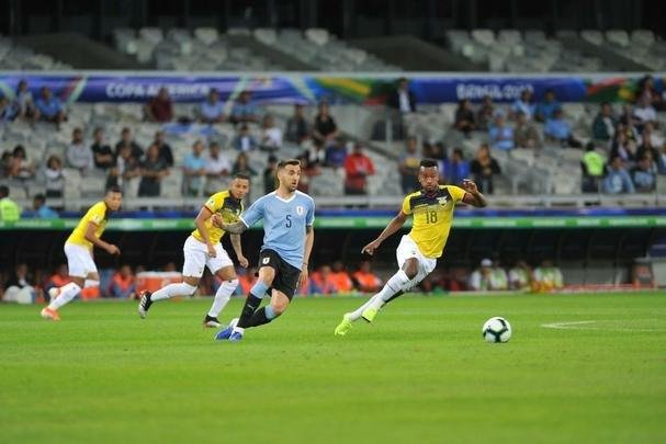 Fotos de Uruguai x Equador, no Mineiro