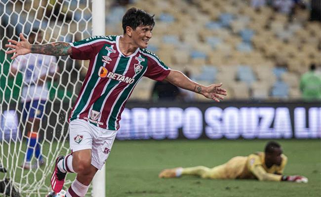 Cano vibrando com um dos gols marcados contra o Audax
