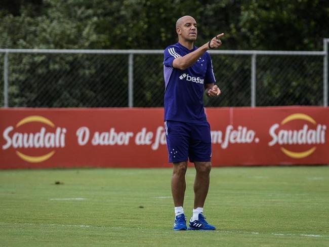 Cruzeiro faz ltimo treino para enfrentar o Grmio