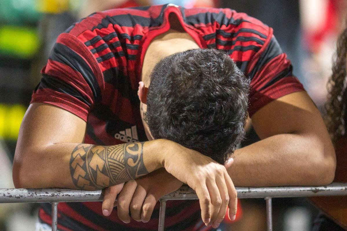 Tristeza dos torcedores do Flamengo na derrota para o Palmeiras