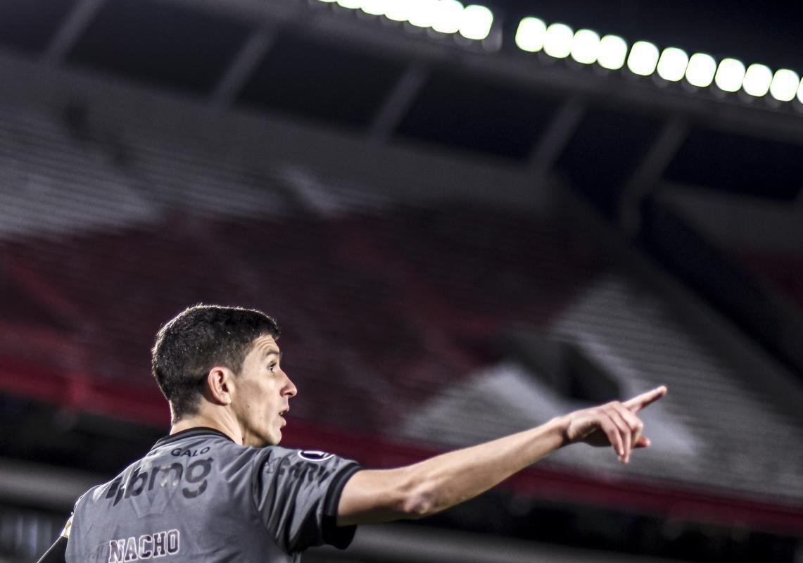Depois de assistncia de Hulk, Nacho marcou o gol do Atltico sobre o River Plate, no Monumental de Nez, pela Libertadores