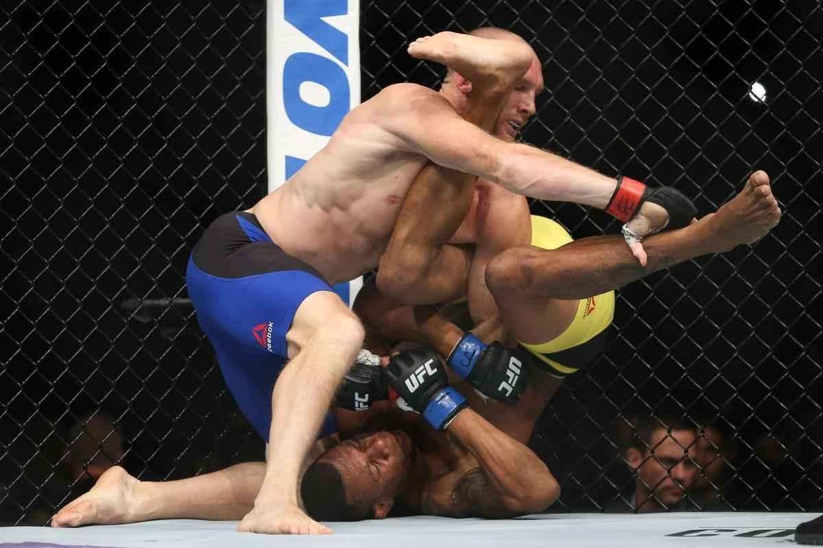 Alex Cowboy venceu Ryan LaFlare por nocaute, no segundo round