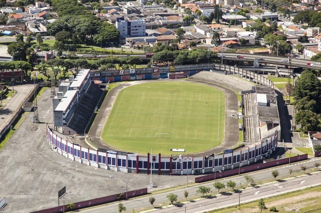 Vila Capanema, em Curitiba - 16.770 pessoas