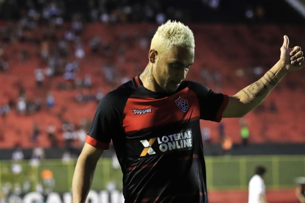 Vitória derrotou Atlético por 1 a 0, no Barradão, com gol de Léo Ceará