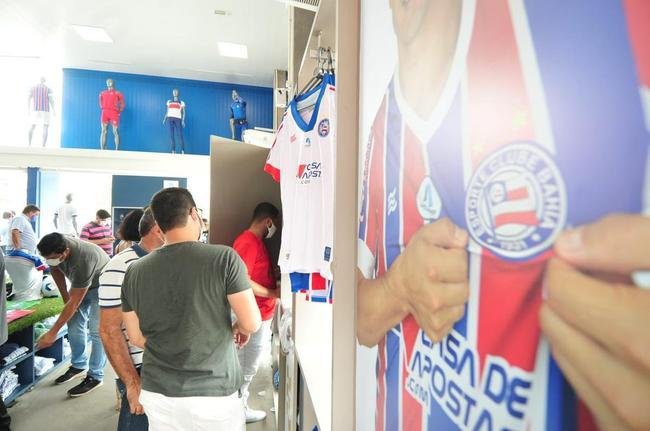 Bahia x Atltico: fotos de torcedores no entorno da Fonte Nova, venda de ingressos e o ambiente para a 'deciso' desta quinta-feira